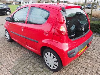 Peugeot 107 1.0-12V XS picture 6