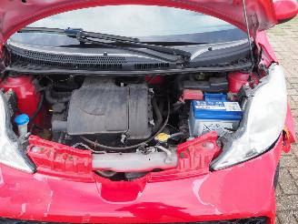 Peugeot 107 1.0-12V XS picture 12