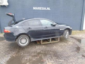Salvage car Jaguar XE XE, Sedan, 2015 2.0d 180 16V 2017/4