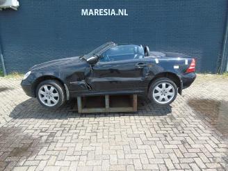Vrakbiler auto Mercedes SLK SLK (R170), Cabrio, 1996 / 2004 2.3 230 K 16V 2001/11