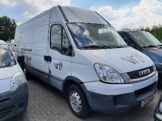 Uttjänta bilar auto Iveco Daily 3.0 16V 2010/1