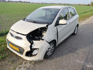 Vrakbiler auto Kia Picanto 1.0 cvvt 5 deurs 2013/4
