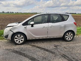 Salvage car Opel Meriva CDTI 2010/10