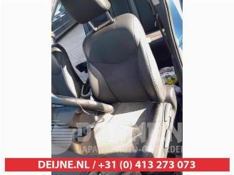 Toyota Prius Prius (ZVW3), Hatchback, 2009 / 2016 1.8 16V Plug-in picture 18