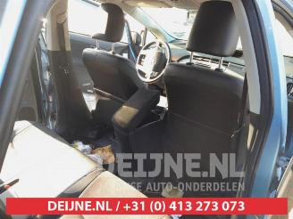 Toyota Prius Prius (ZVW3), Hatchback, 2009 / 2016 1.8 16V Plug-in picture 16