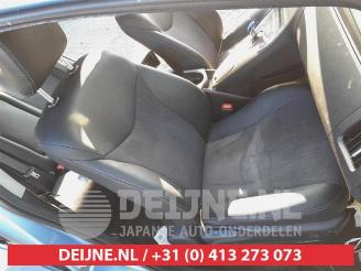 Toyota Prius Prius (ZVW3), Hatchback, 2009 / 2016 1.8 16V Plug-in picture 17