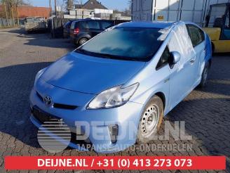 Toyota Prius Prius (ZVW3), Hatchback, 2009 / 2016 1.8 16V Plug-in picture 3