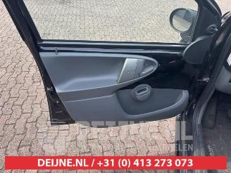 Toyota Aygo Aygo (B10), Hatchback, 2005 / 2014 1.0 12V VVT-i picture 12