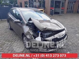 Schadeauto Kia Cee d Cee'd Sportswagon (JDC5), Combi, 2012 / 2018 1.6 GDI 16V 2013/4