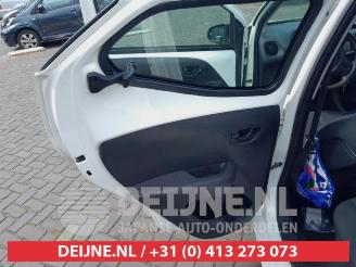 Toyota Aygo Aygo (B40), Hatchback, 2014 1.0 12V VVT-i picture 12