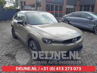Vrakbiler auto Mazda MX-30 MX-30, SUV, 2020 e-SkyActiv R-EV 170 2023/11