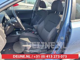 Hyundai I-30 i30 Crosswagon (WWH), Combi, 2007 / 2012 1.6 CVVT 16V picture 17