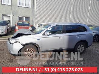 Mitsubishi Outlander Outlander (GF/GG), SUV, 2012 / 2022 2.0 16V PHEV 4x4 picture 4