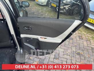 Toyota Yaris Yaris II (P9), Hatchback, 2005 / 2014 1.33 16V Dual VVT-I picture 20