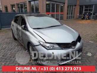 demontáž osobní automobily Toyota Auris Auris (E18), Hatchback 5-drs, 2012 / 2019 1.8 16V Hybrid 2014/3
