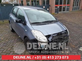 Toyota Yaris Yaris II (P9), Hatchback, 2005 / 2014 1.33 16V Dual VVT-I picture 1