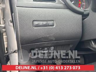 Nissan Pulsar Pulsar (C13), Hatchback, 2013 1.2 DIG-T 16V picture 16