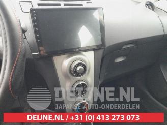 Toyota Yaris Yaris II (P9), Hatchback, 2005 / 2014 1.3 16V VVT-i picture 21