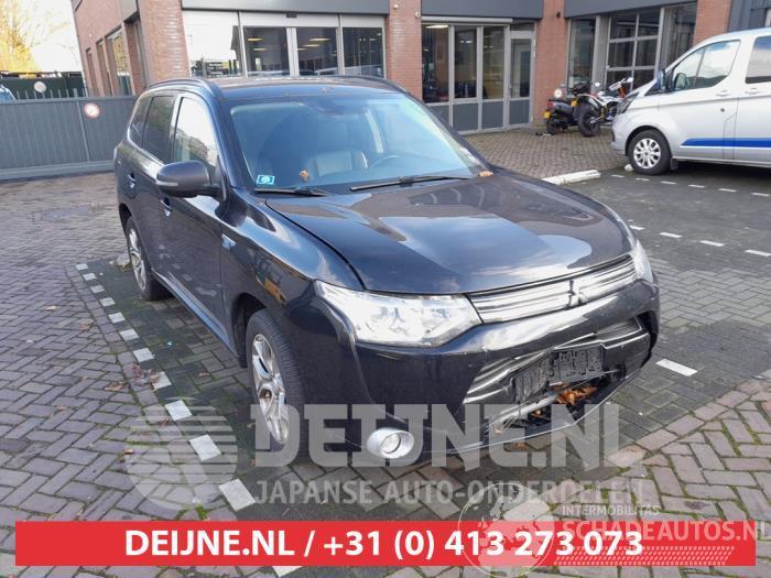 Mitsubishi Outlander Outlander (GF/GG), SUV, 2012 / 2022 2.0 16V PHEV 4x4