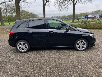 Mercedes B-klasse B180 Amibition Automaat picture 3