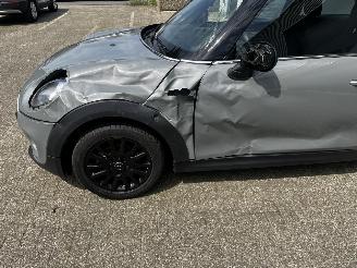 Mini Cooper 1.5i NAVI / CRUISE / PDC picture 4