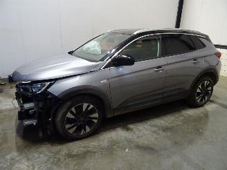 damaged passenger cars Opel Grandland 1.2 THP 2019/11
