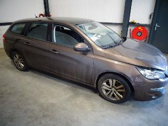 Sloopauto Peugeot 308 BREAK 1.6 HDI 2015/11