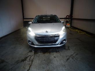 Peugeot 208 1.2 vti picture 1