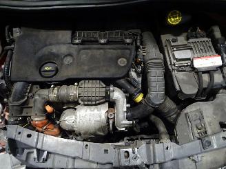 Peugeot 2008 1.6 HDI picture 5