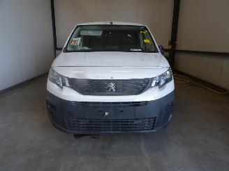Salvage car Peugeot Partner 1.6 HDI 2022/11