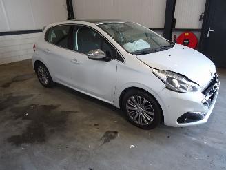 Peugeot 208 1.6 BLUE HDI picture 3