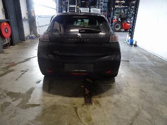 Peugeot 208 1.2 THP picture 2