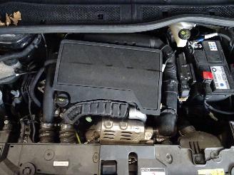 Peugeot 208 1.2 THP picture 5