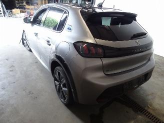Peugeot 208 GT Elektrisch picture 3
