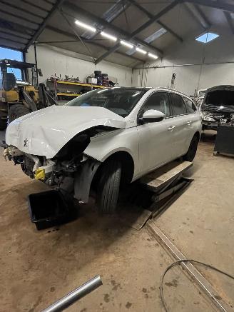 Peugeot 308 308 sw 1.6 ehdi picture 1