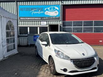 Uttjänta bilar auto Peugeot 208 208 I (CA/CC/CK/CL), Hatchback, 2012 / 2019 1.2 Vti 12V PureTech 82 2014/10