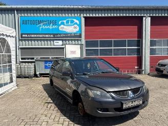 skadebil auto Mitsubishi Lancer Lancer Wagon (CS/CT), Combi, 2003 / 2008 2.0 16V 2004/8