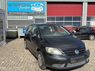 Coche siniestrado Volkswagen Golf plus Golf Plus (5M1/1KP), MPV, 2005 / 2013 1.6 FSI 16V 2005/4