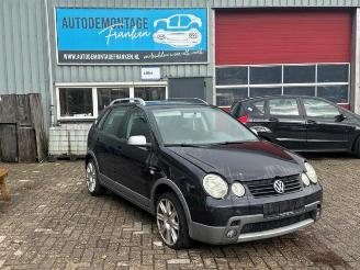 Coche siniestrado Volkswagen Polo Polo IV (9N1/2/3), Hatchback, 2001 / 2012 1.4 16V 75 2004/10