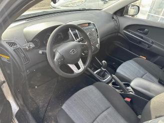 Kia Cee d Cee'd Sporty Wagon (EDF), Combi, 2007 / 2012 1.4 16V picture 4