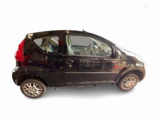 Peugeot 107 107, Hatchback, 2005 / 2014 1.0 12V picture 5