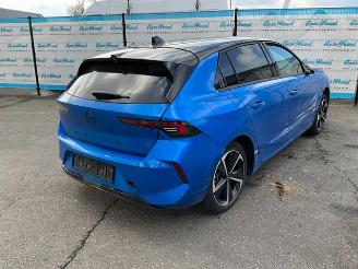 Opel Astra 1.2 Turbo Elegance picture 3