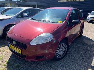 skadebil auto Fiat Punto  2010/8