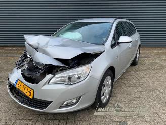 Uttjänta bilar auto Opel Astra Astra J Sports Tourer (PD8/PE8/PF8), Combi, 2010 / 2015 1.4 16V ecoFLEX 2012/2