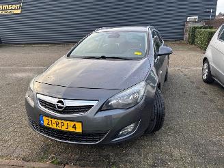 skadebil auto Opel Astra SPORTS TOURER 2011/6
