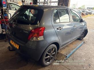 Toyota Yaris Yaris II (P9), Hatchback, 2005 / 2014 1.33 16V Dual VVT-I picture 17