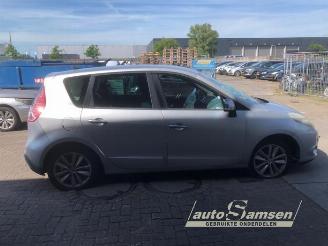 Vrakbiler auto Renault Scenic Scenic III (JZ), MPV, 2009 / 2016 1.6 16V 2010/10