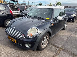 škoda osobní automobily Mini Mini Mini (R56) Hatchback 2006 / 2013 - 1.6 16V Cooper Hatchback  Benzine 1.598cc 88kW (120pk) FWD 2006-10/2012-02 (MF31; MF32; MF33) N12B16A 2008/4