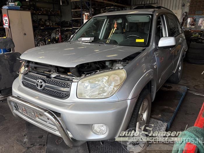 Toyota Rav-4 RAV4 (A2), Terreinwagen, 2000 / 2005 2.0 16V VVT-i 4x4