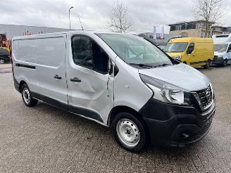 skadebil bedrijf Renault Trafic NV300 1.6 DCI 88KW L2H1 LANG KLIMA EURO6 2020/8